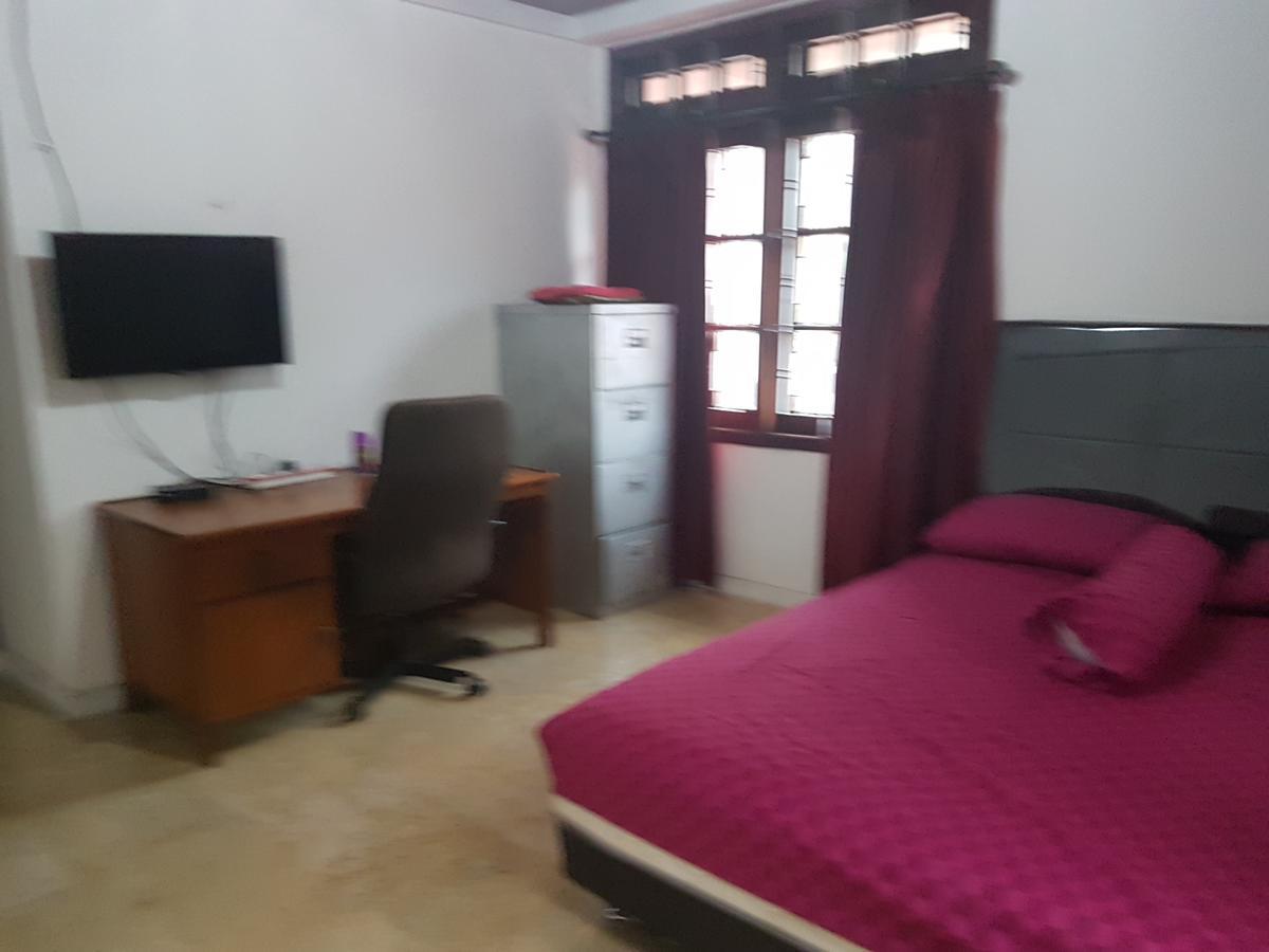 Mayestik Guest House Syariah Jakarta Buitenkant foto